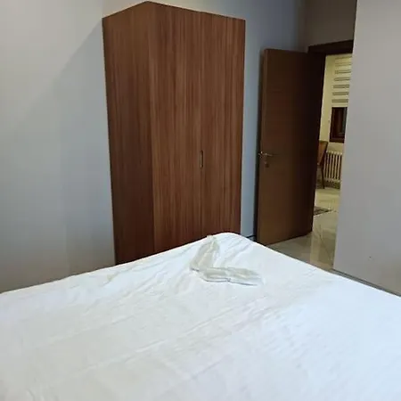 Elmas Apartamento *